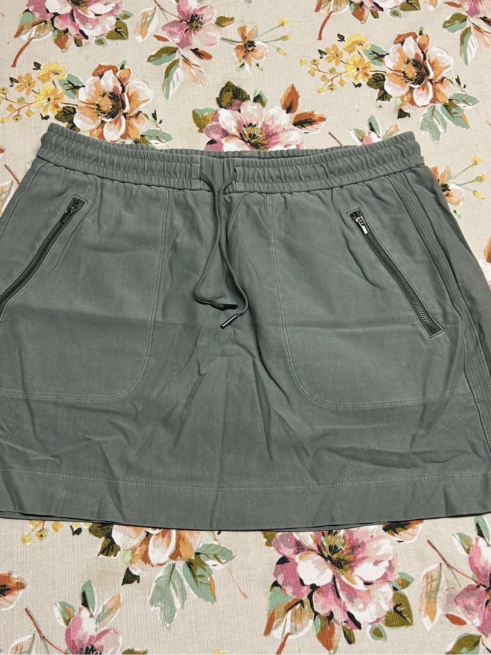 ATHLETA Casual Drawstring Waist Skirt - Sage Green Size 10 - Picture 1 of 6